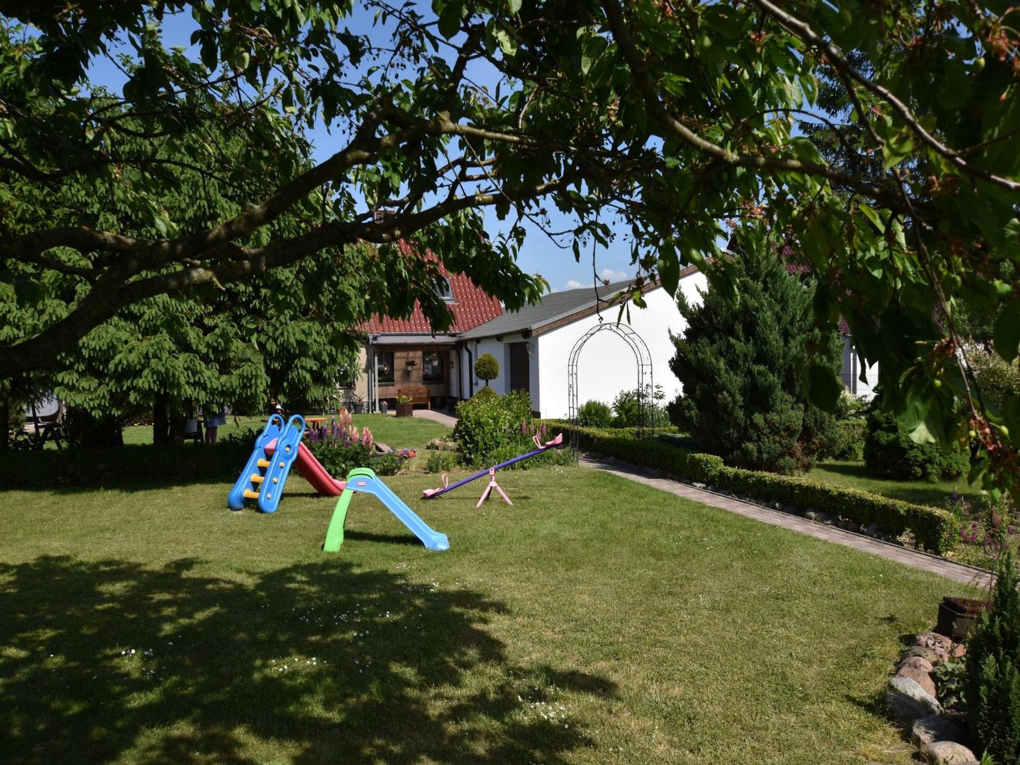 Beautiful Apartment In Robertsdorf With Garden Blowatz Zewnętrze zdjęcie